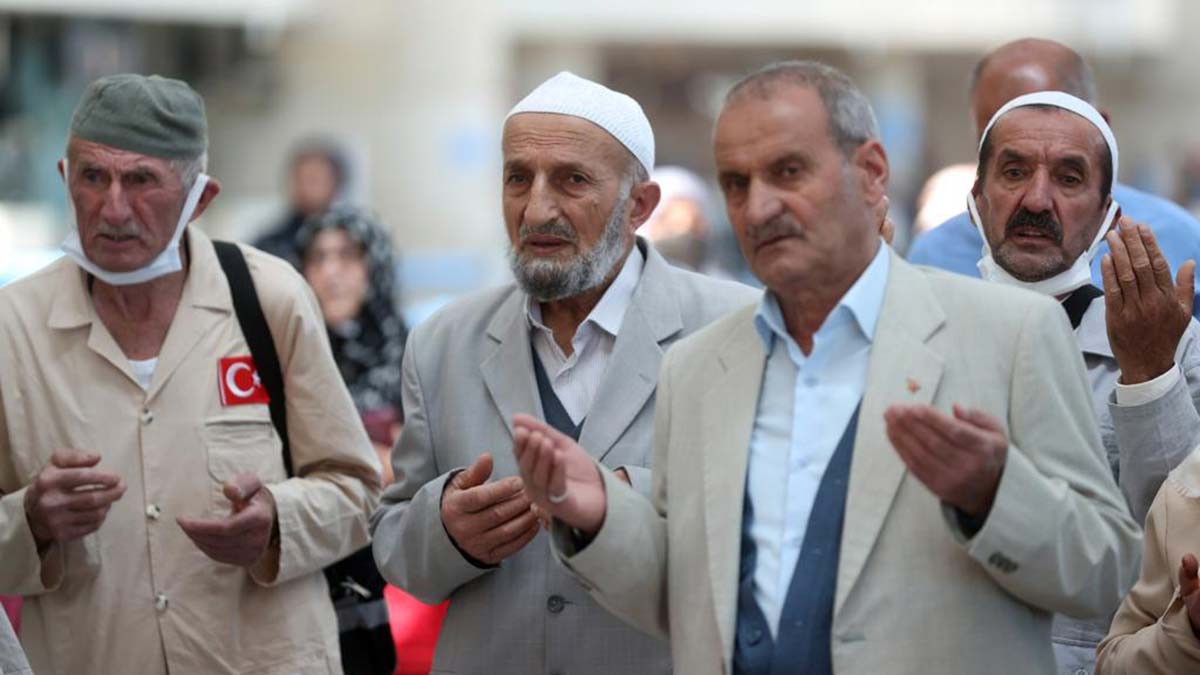 Ankara'dan ilk umre kafilesi yola çıktı