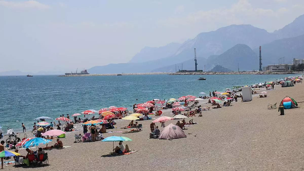 Antalyada hava sicakligi 37 dereceyi gordu 1 - yaşam - haberton