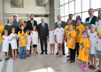 Mansur Yavaş işitme engelli çocuklarla buluştu