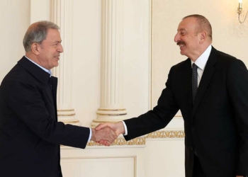 Bakan Akar, İlham Aliyev ile görüştü