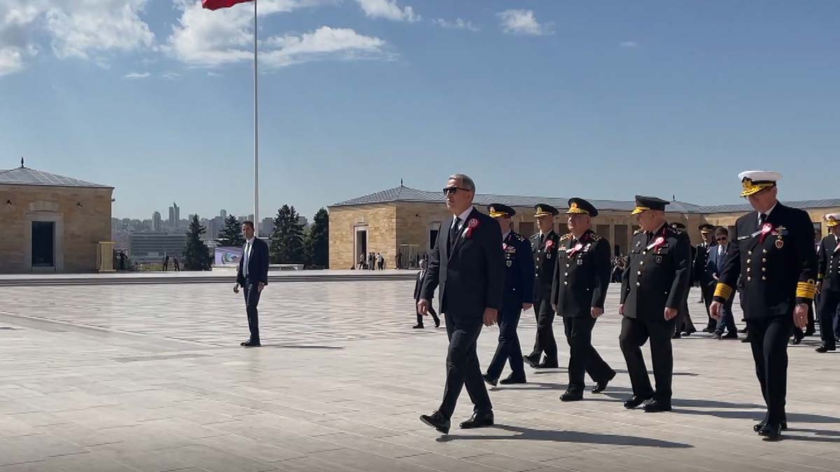 Bakan Akar, OYAK Genel Kurulu'na katıldı