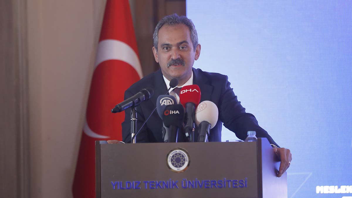 Bakan Özer öğretmenlik sınav tarihlerini açıkladı