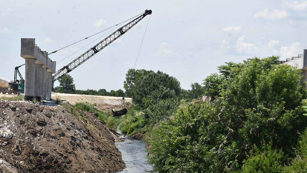 Bayır Deresi'nde temizleme çalışması başladı