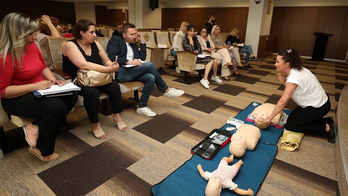 Belediye personeline ilk yardım eğitimi