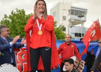Boks Şampiyonu Hatice Akbaş coşkuyla karşılandı