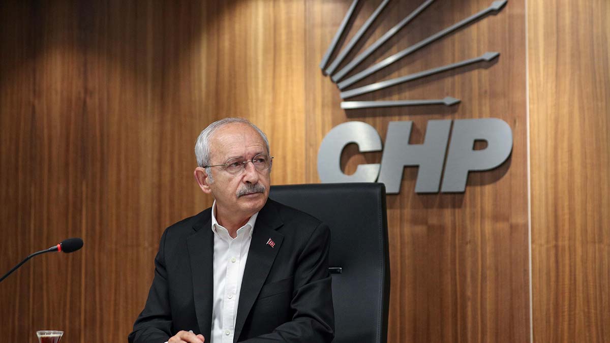 CHP MYK İstanbul'da olağanüstü toplandı 