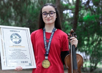 Cansu, keman birincilikleriyle Guinness'e girdi