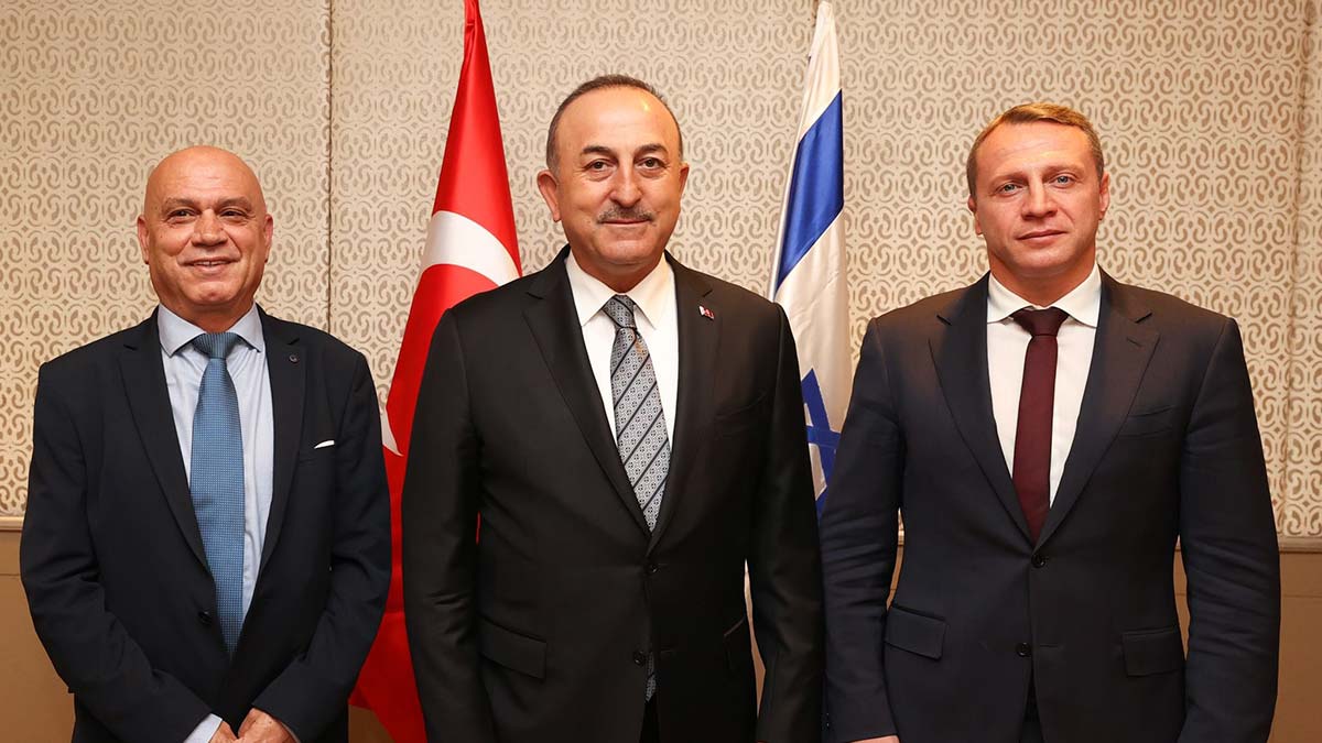Çavuşoğlu, İsrailli Bakanlarla bir araya geldi