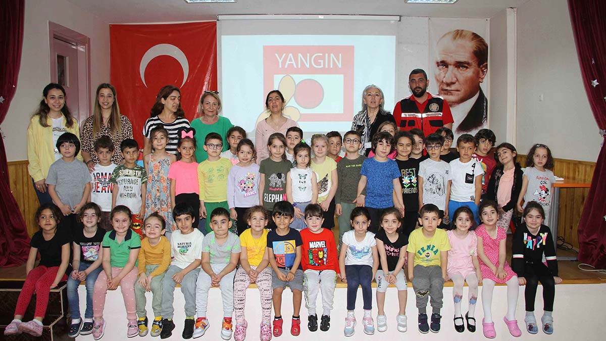 Çocuk Gelişim Merkezi'ndeki öğrencilere yangın eğitimi