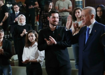 Cumhurbaşkanı Erdoğan gençlerle bir araya geldi