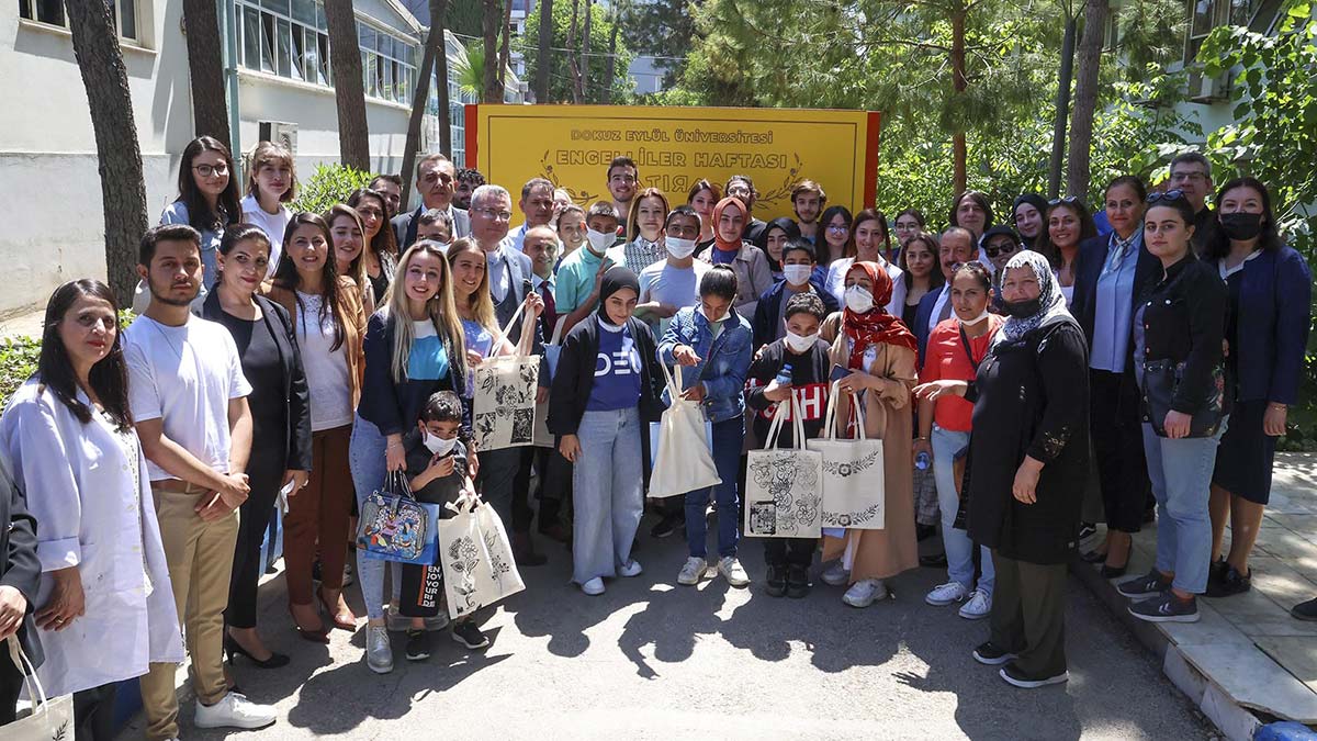 DEÜ'den erişilebilir dünya hedefine destek