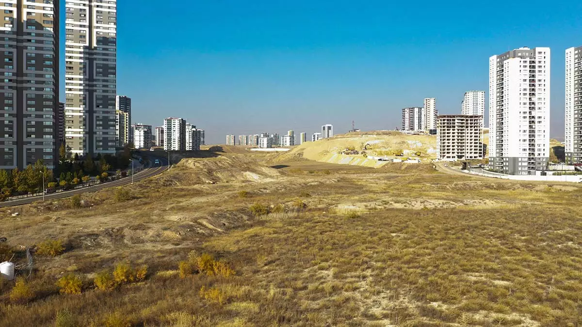 Ankara büyükşehir belediye başkanı mansur yavaş, etimesgut ilçesinde 177 bin metrekareden oluşan ‘göksu 2. Etap rekreasyon alanı’nın yapımına başlayacaklarını açıkladı.