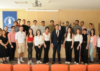 Gençler geleceği daha iyi değerlendiriyor