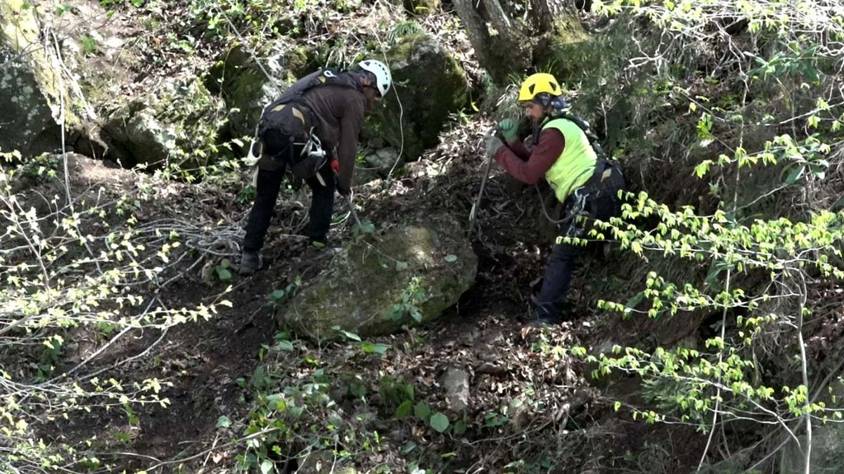Dağcılar, 'ölüm yamacı'nda riskli kaya avında