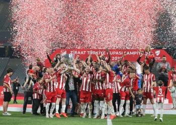 Demir Grup Sivasspor ilk kupasını aldı