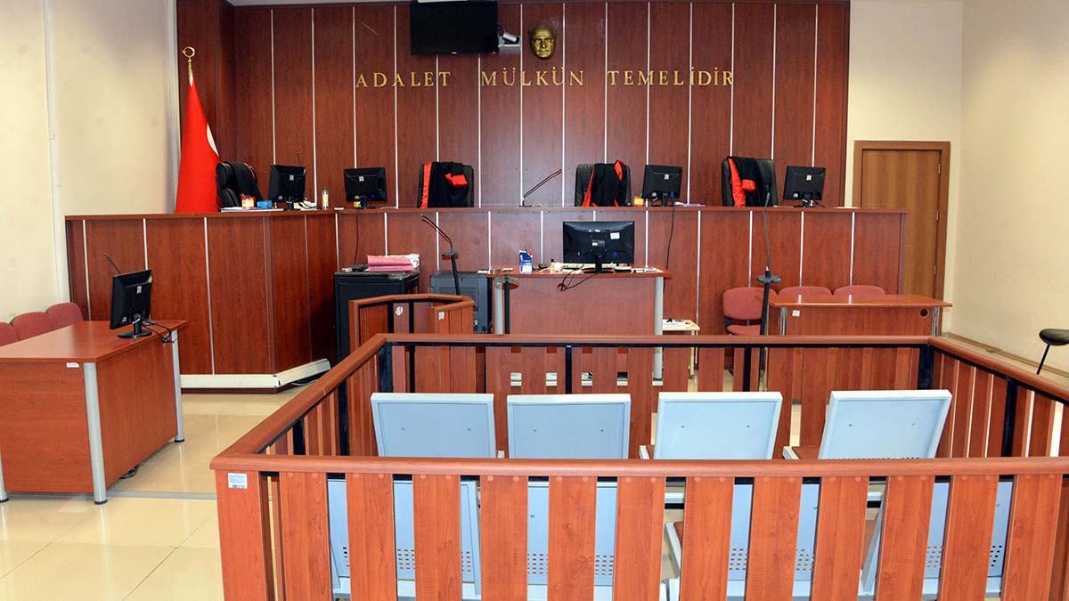 Doktorlara hakarete 3 ay 22 gün hapis cezası