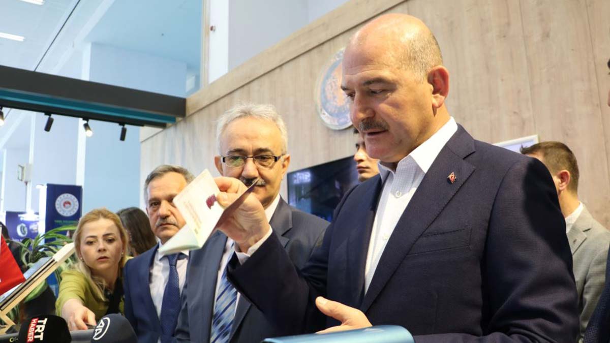 Dünyanın en güvenli pasaportunu basıyoruz