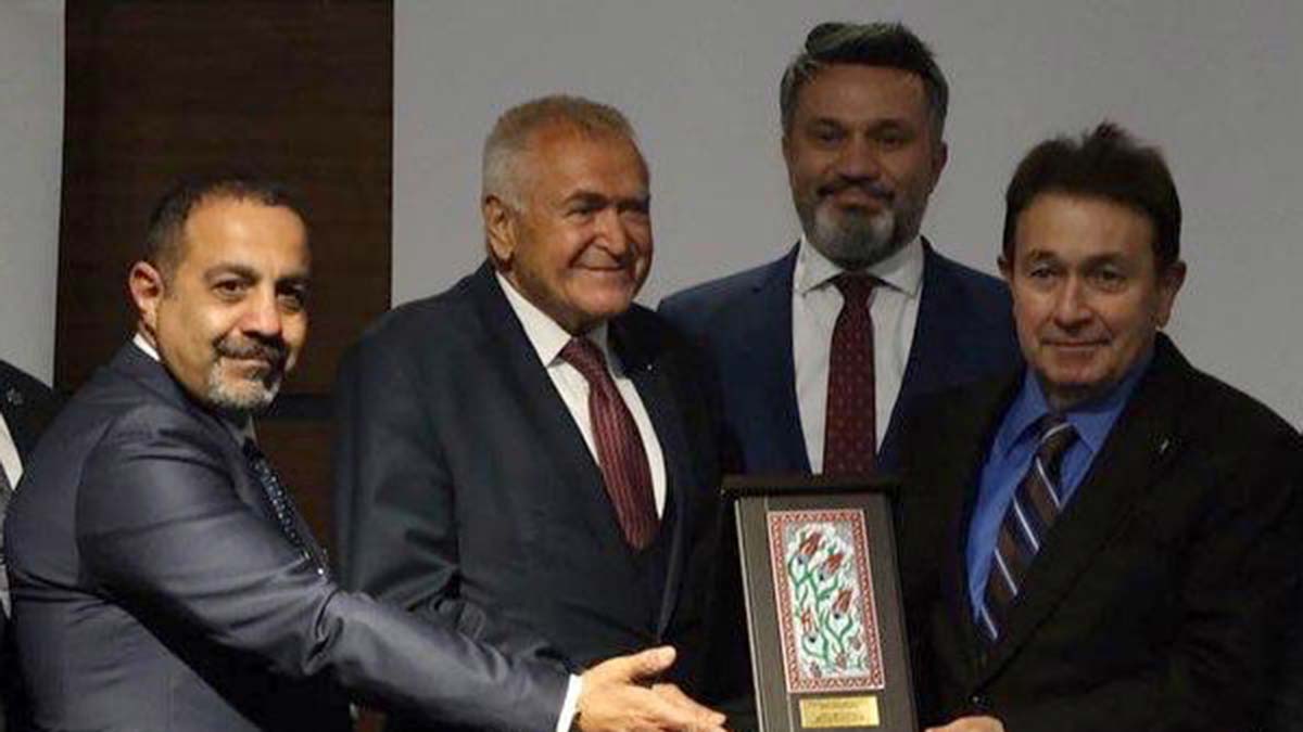 'Eğitime Destek Verenler' ödüllendirildi