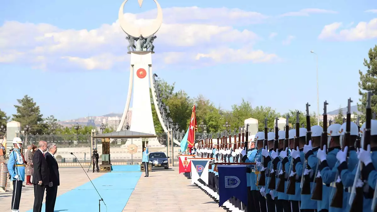Erdogan kazakistan cumhurbaskanini karsiladi 1 - yerel haberler - haberton