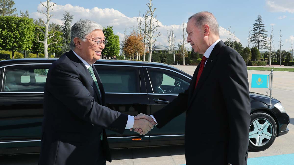 Erdoğan, Kazakistan Cumhurbaşkanı'nı karşıladı