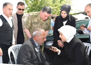 Erdoğan, şehit Tekedereli'nin babasıyla görüştü