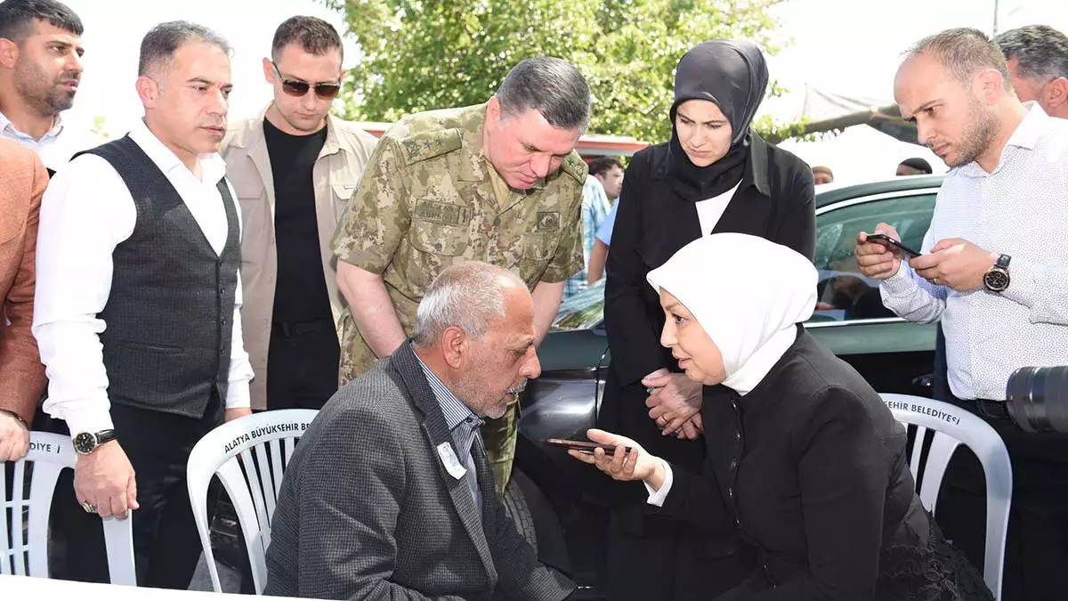 Erdoğan, şehit tekedereli'nin babasıyla görüştü
