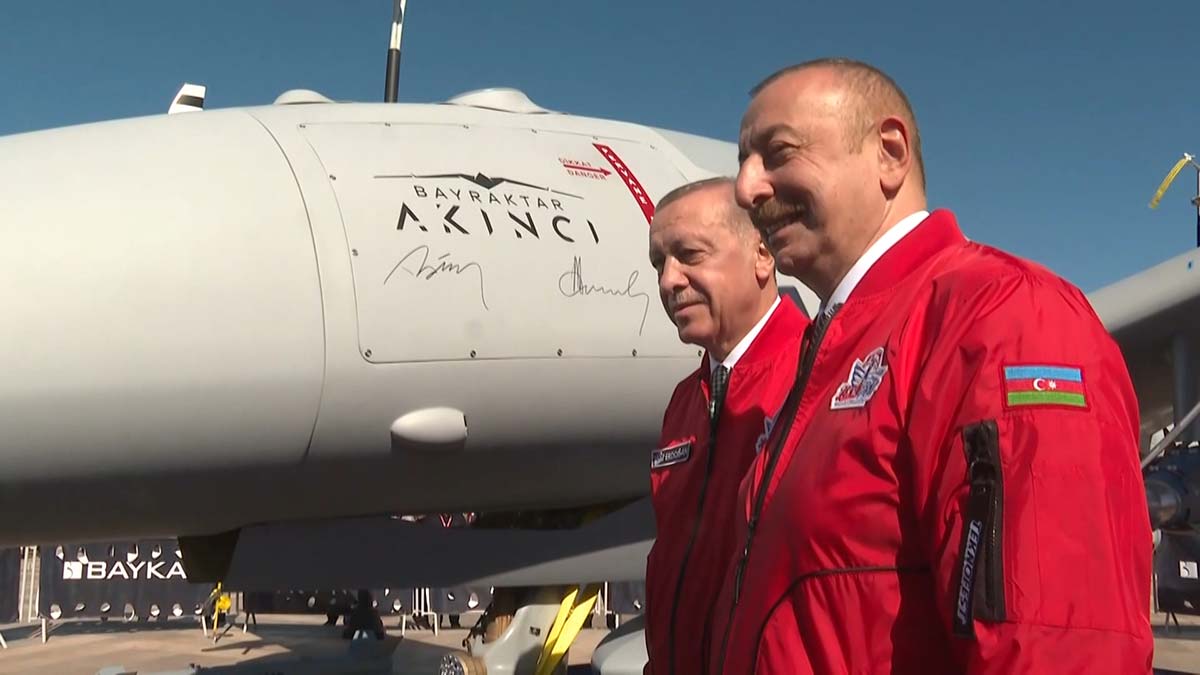 Erdoğan ve Aliyev, Akıncı SİHA'yı imzaladı