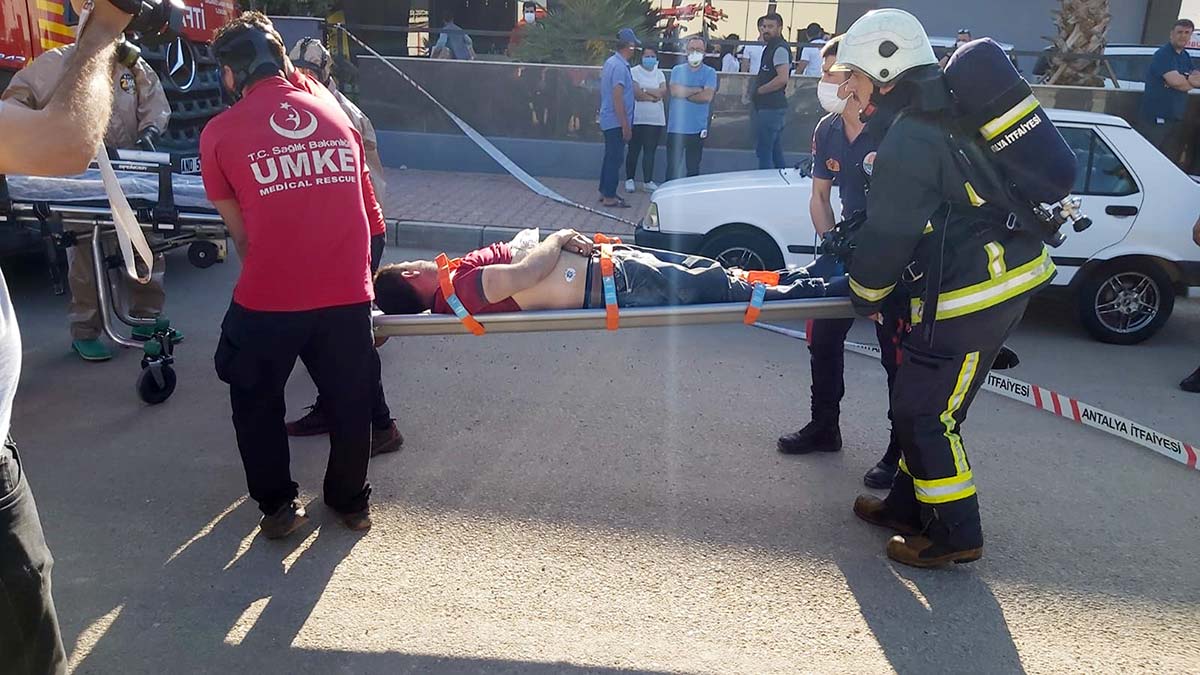 Fabrikada gaz sızıntısı: 2 ölü, 3 yaralı