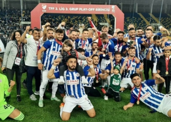 Fethiyespor ilçeye bayram sevinci yaşattı