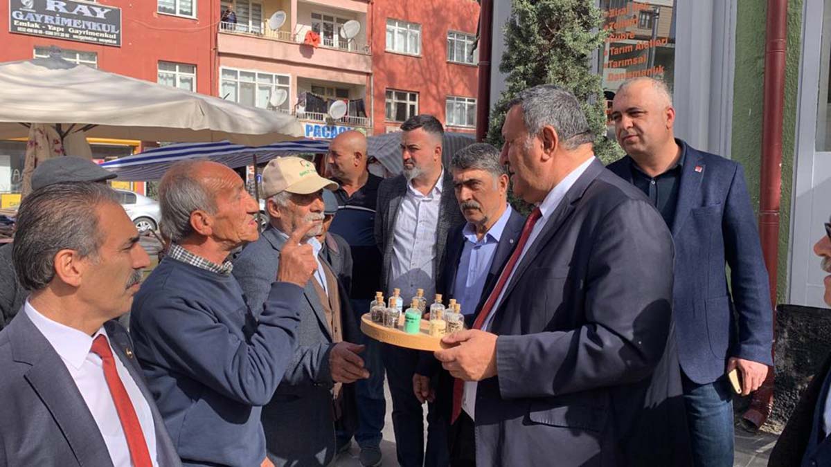 Çiftçi de besici de isyanda