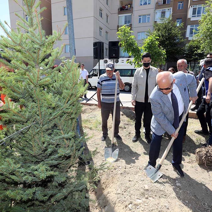Yenimahalle'de ağaç dikim töreni
