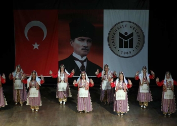Yenimek Gençlik Orkestrası alkış topladı