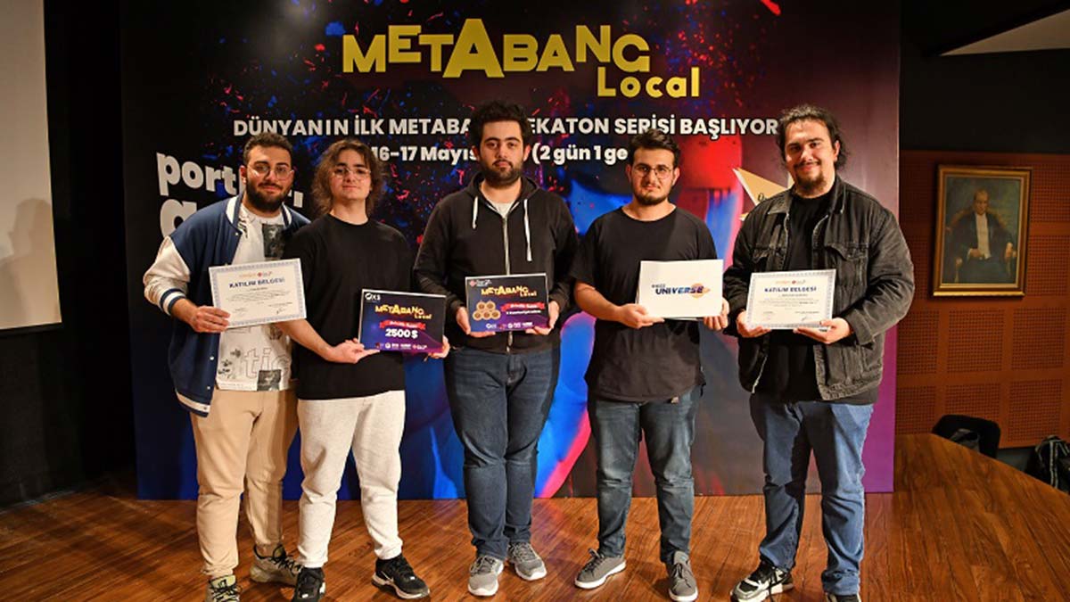 Gençler metaverse evrende çarpıştı