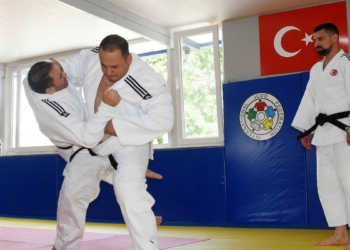 Görme engelli judocuların hedefi Paris