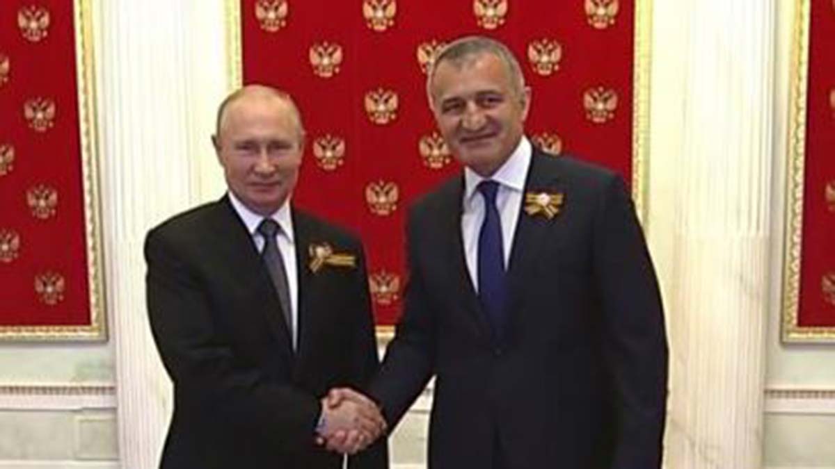 Güney Osetya'dan Rusya'ya katılım referandumu