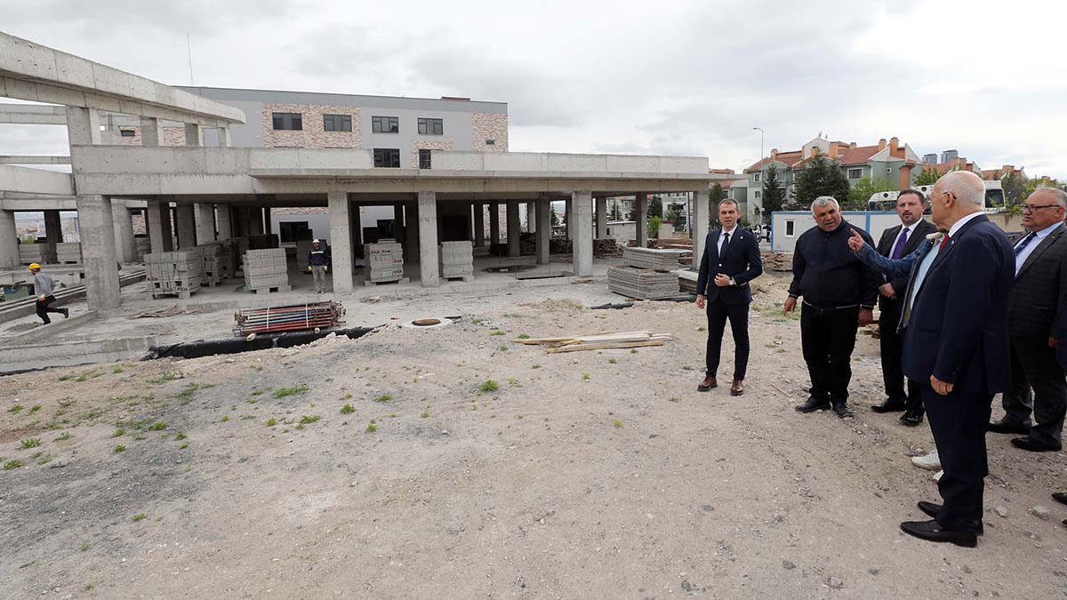 Ata Mahallesi Yüzme Havuzu ve Sosyal Tesisi'nde inceleme