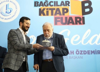 İlber Ortaylı'ya doğum günü sürprizi