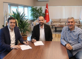 Nesibe Aydın Kadın Basketbol Takımı sözleşme yeniledi