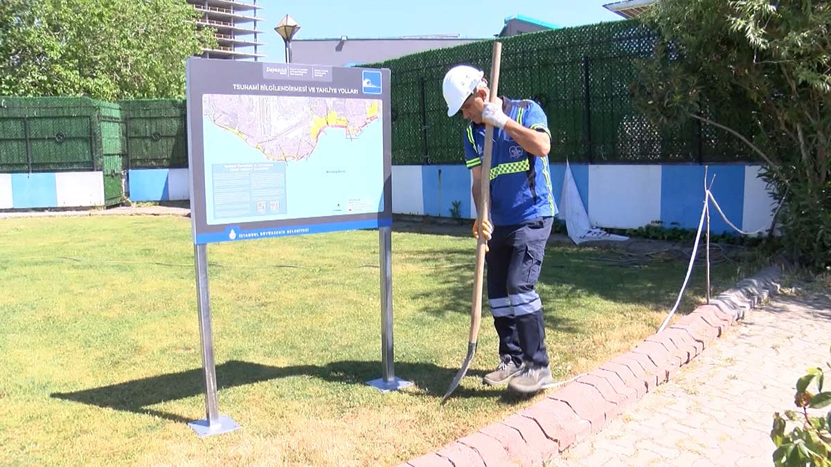 İstanbul'a tsunami bilgilendirme panoları