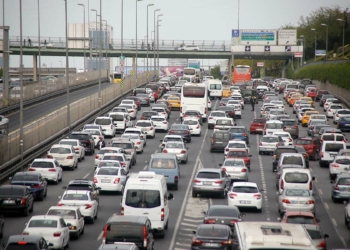 İstanbul'da trafik yoğunluğu yüzde 65