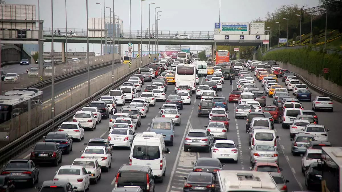 İstanbul'da trafik yoğunluğu yüzde 65