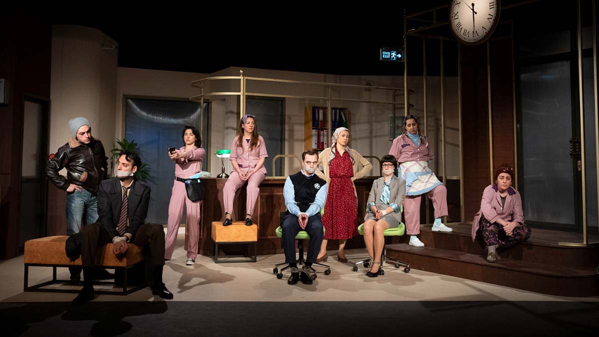 İzmir Şehir Tiyatroları'na 8 ödül birden