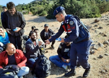 İzmir'de 118 kaçak göçmen yakalandı