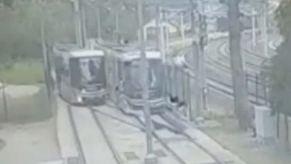 İzmit'te tramvaylar çarpıştı