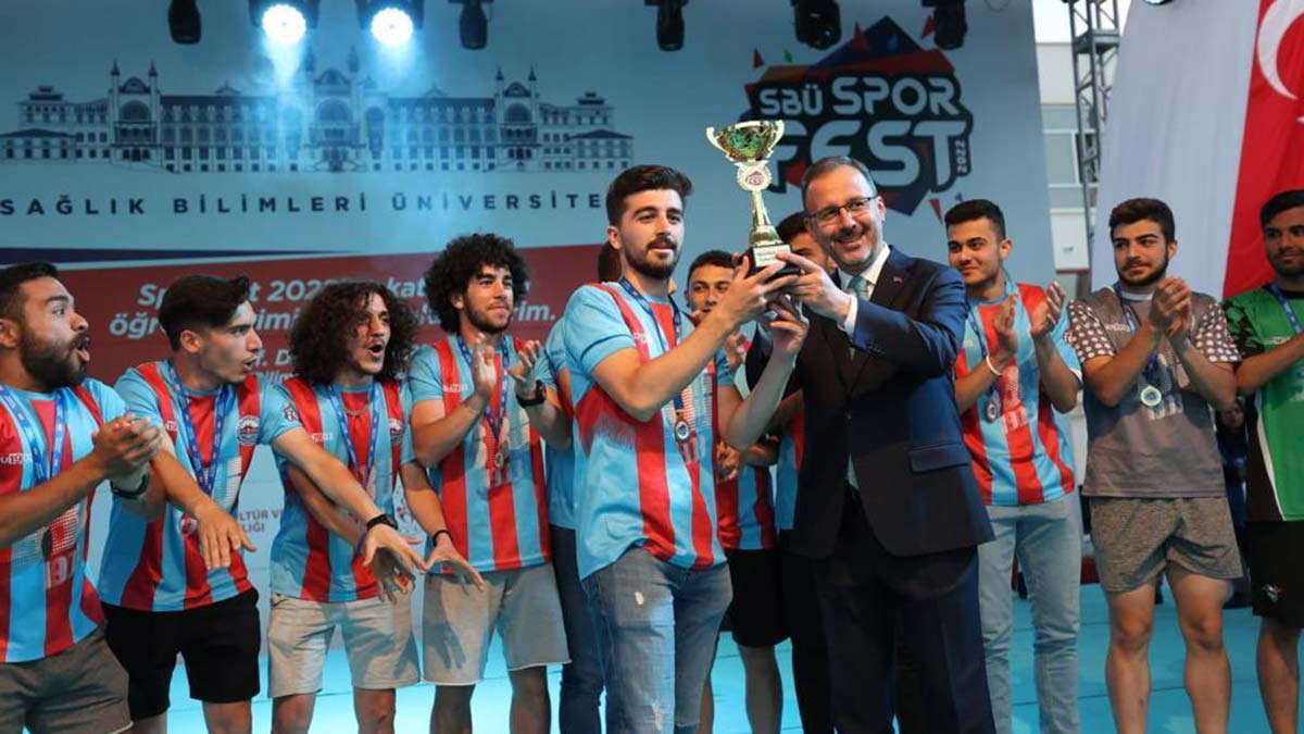 Kasapoğlu: Her alanda gençlerin yanında olduk