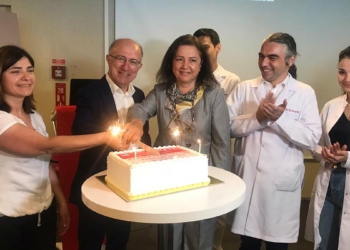 Kemik iliği nakli olanlar doktorlarıyla buluştu