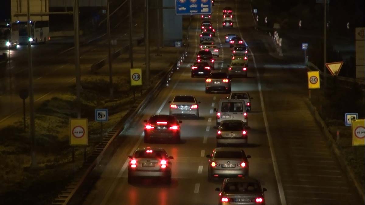 Kilit kavşak Kırıkkale'de tatili dönüşü yoğunluk