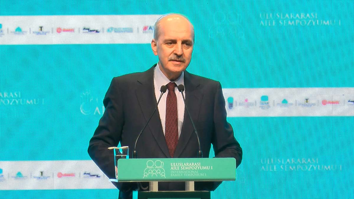 Kurtulmuş Uluslararası Aile Sempozyumu'na katıldı