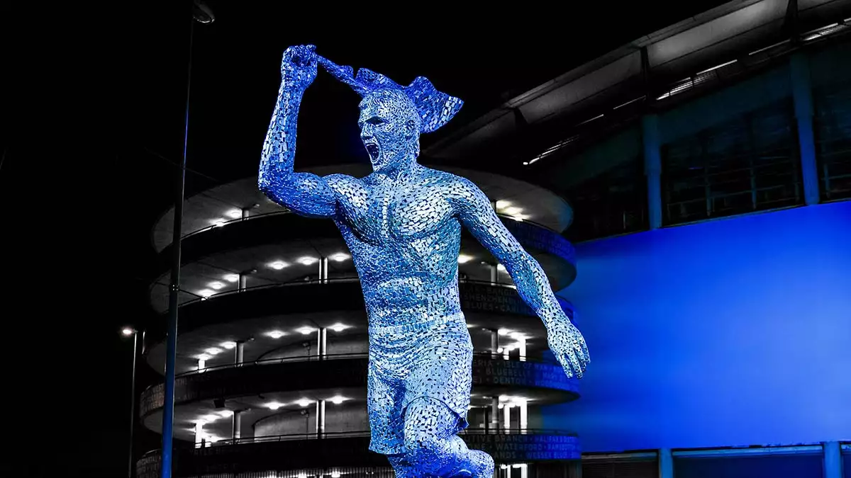 Manchester city agueronun heykelini dikti 1 - spor haberleri - haberton