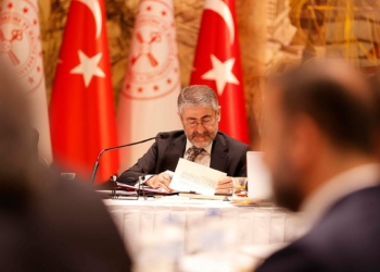 Nebati, konut sektörü temsilcileri ile görüşüyor